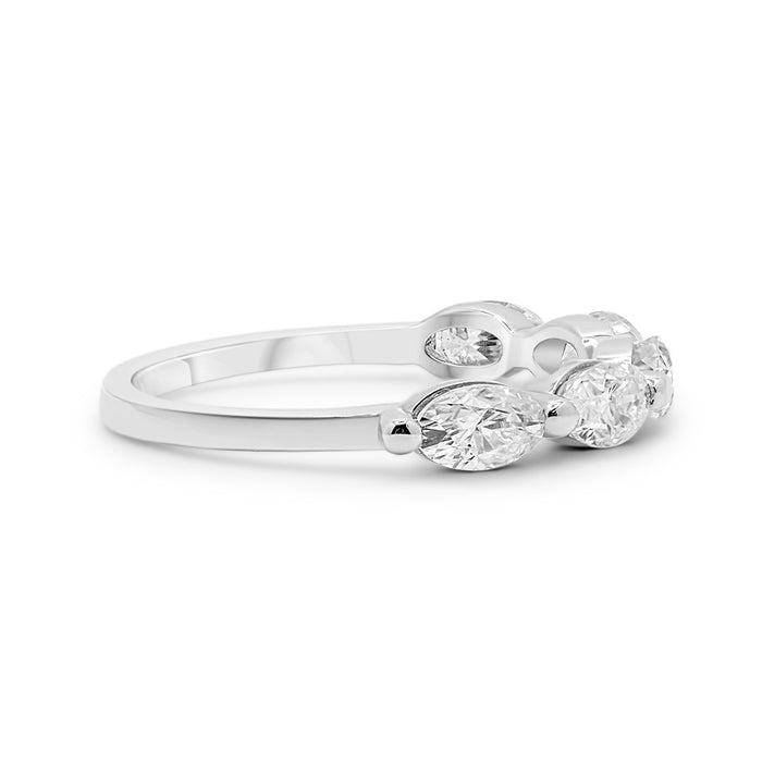 Shelly | Oval Lab GrownDiamonds Wedding Band