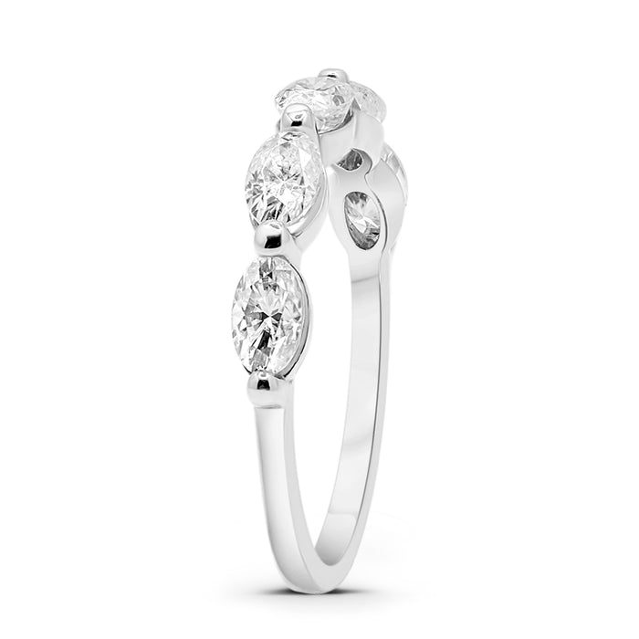 Shelly | Oval Lab GrownDiamonds Wedding Band