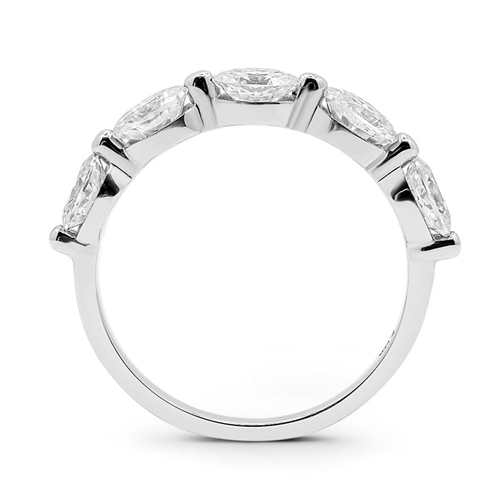 Shelly | Oval Lab GrownDiamonds Wedding Band